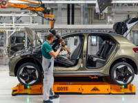 NOVI UDARCI ZA GIGANTA: Najveća europska tvornica električnih automobila otpušta radnike; Sada je u pitanju ...