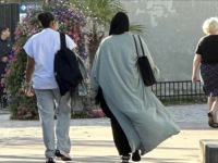 OBRAZLOŽENJE VLASTI JE DA KRŠE SEKULARNE ZAKONE: Francuske državne škole odbijaju dolazak desetina učenica...