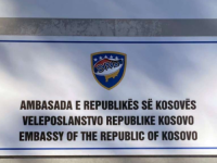 INCIDENT U ZAGREBU: Na Ambasadi Kosova u Hrvatskoj osvanula naljepnica srpske zastave