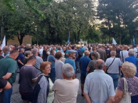 IAKO IM JE DODIK ZABRANIO: Opozicija u RS-u održava proteste uz podršku građana