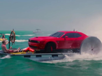 ŠTA IMA VEZE ŠTO NIJE DOBRO PROŠLO, VAŽAN JE BROJ PREGLEDA: Prvo je spalio Ferrari, a sad je od sportskog automobila napravio plovilo (VIDEO)