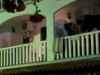 URNEBESAN SNIMAK IZ NEUMA: Slovenka i Bosanka se 'na mrtvo ime' posvađale, vikale su na balkonu i probudile komšije (VIDEO)