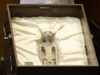 ŠTA JE, ZABOGA, OVO: Naučnici otkrili misteriozna trupla - 'Imaju tri prsta, izduženu lobanju, lagane kosti...' (FOTO, VIDEO)