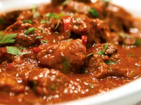 PRIJEDLOG ZA DANAS; GULAŠ SA VINOM: Bez obzira koje meso koristite, ovaj recept će vas oduševiti.