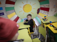 GRAD JE ČESTA META RUSKIH NAPADA: Metro stanice u Harkovu pretvorene u osnovne škole (FOTO)