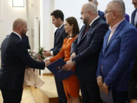 NOVI MINISTRI U VLADI KS; ALI, POSTOJI 'KVAKA': Problem je tehnika kojom će rekonstrukcija biti izvršena - jedna opcija je da Nihad Uk podnese ostavku, međutim on nije u...