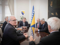ŽELJKO KOMŠIĆ SA PREDSTAVNICIMA UDRUŽENJA GENERALA BiH: 'To je novi standard i donja crta ispod...'