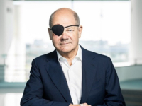 JEDVA ČEKA DA VIDI MEMOVE: Njemački kancelar Scholz objavio fotografiju s povezom na oku