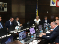 LEZI, DA TE JEDEM: Ovi federalni ministri primaju 'bijeli hljeb' na godinu dana, nekoliko hiljada KM mjesečno