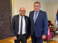 KISELI OSMIJEH I TOTALNI MUK; DANAS JE MANUEL SARRAZIN PONIZIO MILORADA DODIKA: Ponudio mu humanitarnu pomoć