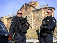 IZ BEOGRADA OSULI 'PALJBU': Policija Kosova deportovala igumana manastira; Sve ranije aplikacije i dozvole boravka...
