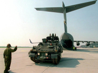 NATO GOMILA NOVE SNAGE NA KOSOVU: Britanska Vlada objavila da šalje…