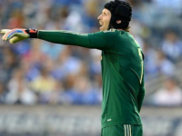 JOŠ JE TU, SAMO U DRUGOM SPORTU: Petr Cech se vratio na gol, blistao je na meču