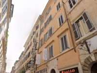 NEVJEROVATAN INCIDENT: U Rimu rotvajler pao s trećeg sprata na trudnicu i...