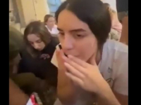 PLAČU I VRIŠTE ZBIJENE JEDNA UZ DRUGU: Pojavio se snimak djevojaka koje su oteli pripadnici Hamasa, niko ne zna šta će biti sa njima (VIDEO)