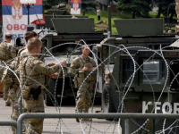 ODLUKA JE PALA: Velika Britanija zbog srpske vojske na granici šalje još vojnika na Kosovo...