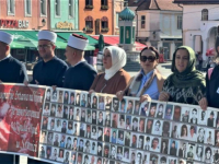 PORUKE S TRGA SLOBODE U TUZLI: Majke Srebrenice i Podrinja upozorile na spori proces ekshumacija