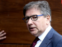 MIRSAD HADŽIKADIĆ PITA: 'Zašto se Ramo Isak i Vahidin Munjić ponašaju kao da im je Srbija nalogodavac?'