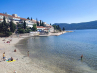 OKTOBAR U NEUMU: Turisti uživaju i kupaju se, ugostitelji zadovoljni postsezonom