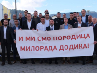 SKUP BESPOSLIČARA NA PALAMA PREDVODI STAŠA KOŠARAC: 'I mi smo porodica Milorada Dodika'
