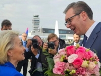 SUSRET NA AERODROMU: Vučić dočekao Ursulu von der Leyen u Beogradu; 'Očekuju nas...'