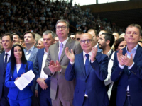 VUČIĆ OSNIVA NOVI POKRET PRED IZBORE: 'U prvim redovima Stamatović i Toma Nikolić'