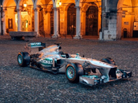 ULTIMATIVNA MUŠKA IGRAČKA: Mercedesov F1 bolid od (najmanje) 15 miliona dolara; Voezeći ga, Lewis Hamilton je pobijedio na...