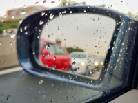 MALI PODSJETNIK KAKO VOZITI PO KIŠI: Ovo je sedam ključnih savjeta za vozače