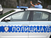POTVRĐENO U PU DOBOJ: Džipom uletjeli u tržni centar, a potom su se 'provozali' do prodavnice i ukrali oružje