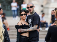STIGLA PRINOVA: Kourtney Kardashian rodila sina, a ime je već poznato (FOTO)