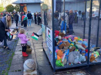 TRAVNIK UZ PALESTINU: Mališani donirali igračke za vršnjake u Gazi