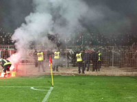 PREKINUT DERBI IZMEĐU VELEŽA I ZRINJSKOG: Nakon velike bakljade, Ultrasi se sukobili sa obezbjeđenjem (VIDEO)