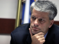 ENVER IŠERIĆ PITA VOJINA MIJATOVIĆA: 'Koliko je sredstava predviđeno za reformu javne uprave? A to je jedan...'
