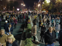 'NEMOJTE DA PRESPAVATE 17. DECEMBAR': Održan protest 'Srbija protiv nasilja'