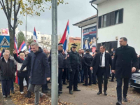 ČOVIĆEVI PORTALI SE NASLAĐUJU: 'Nagovoreni od političkog klauna Mijatovića, lideri Trojke otišli provocirati ljude u Banja Luci!'