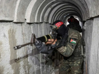 KORISTI SE SVO RASPOLOŽIVO ORUŽJE, ČAK I DRONOVI: Hamas objavio više snimaka borbi sa izraelskom vojskom (VIDEO)