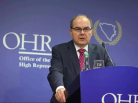 SAM SE OTKRIO: Schmidtova kritika Komšića, ali ne i hrvatskog ambasadora dokazuje da je Schmidt izlobiran!