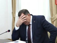 VOŽD IZ LAKTAŠA NE ZNA GDJE UDARA: Miloradu Dodiku preostalo još samo da otvori lift…