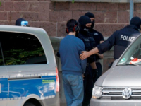 NIMALO BEZAZLENA SITUACIJA: U Njemačkoj uhapšena dva tinejdžera, sumnja se da su planirali napad na advent