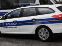 DRAMA U HRVATSKOJ: Probio rampu na naplatnoj stanici i pobjegao sa sedmero stranaca u vozilu