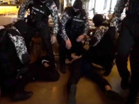 OBJAVLJEN NOVI SNIMAK HAPŠENJA BRAĆE HOFMAN VIDOVIĆ: Policija upala u luksuzni restoran, pa ih bacila na pod (VIDEO)