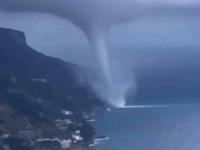 OVO JE MOĆ PRIRODE: Zastrašujuća pijavica frapirala turiste u popularnoj italijanskoj destinaciji (VIDEO)