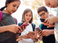 INICIJATIVA U PARLAMENTU FBiH: Hoće li korištenje mobitela u školama uskoro postati prošlost?