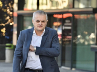 DIREKTOR SLUŽBE ZA POSLOVE SA STRANCIMA ŽARKO LAKETA: 'Evakuisani građani iz Palestine su slobodni, imaju obavezu da se jave uredu SPS, Hurtić zna zašto su u Salakovcu'