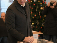 ALEKSANDAR VUČIĆ NA BIRAČKO MJESTO DOŠAO SAM: Glasao je na Novom Beogradu, na istom mjestu...