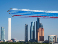 PUTIN U EMIRATE STIGAO U PRATNJI BORBENIH AVIONA: UAE obojili nebo bojama ruske zastave (FOTO)