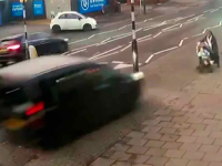 BRŽA OD SMRTI: Pogledajte kako je majka spasila dijete u kolicima od sigurne smrti (VIDEO)