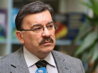 MIRO LAZOVIĆ PO POVRATKU U POLITIČKI RING: 'Naredne godine će se na Izbornom zakonu i Ustavnom sudu lomiti sudbina Bosne i Hercegovine!'