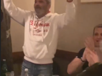 PONIJELA GA ATMOSFERA: Slišković se opustio na fešti u Ljubuškom, pa zapjevao Thompsonov hit (VIDEO)