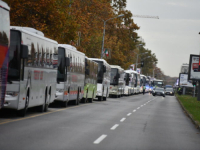 U BEOGRADU SE DANAS ODRŽAVA PREDIZBORNI MITING VUČIĆEVOG SNS-a: Naprednjaci dovode simpatizere autobusima, vozači iz automobila im dobacuju 'lopovi, botovi'